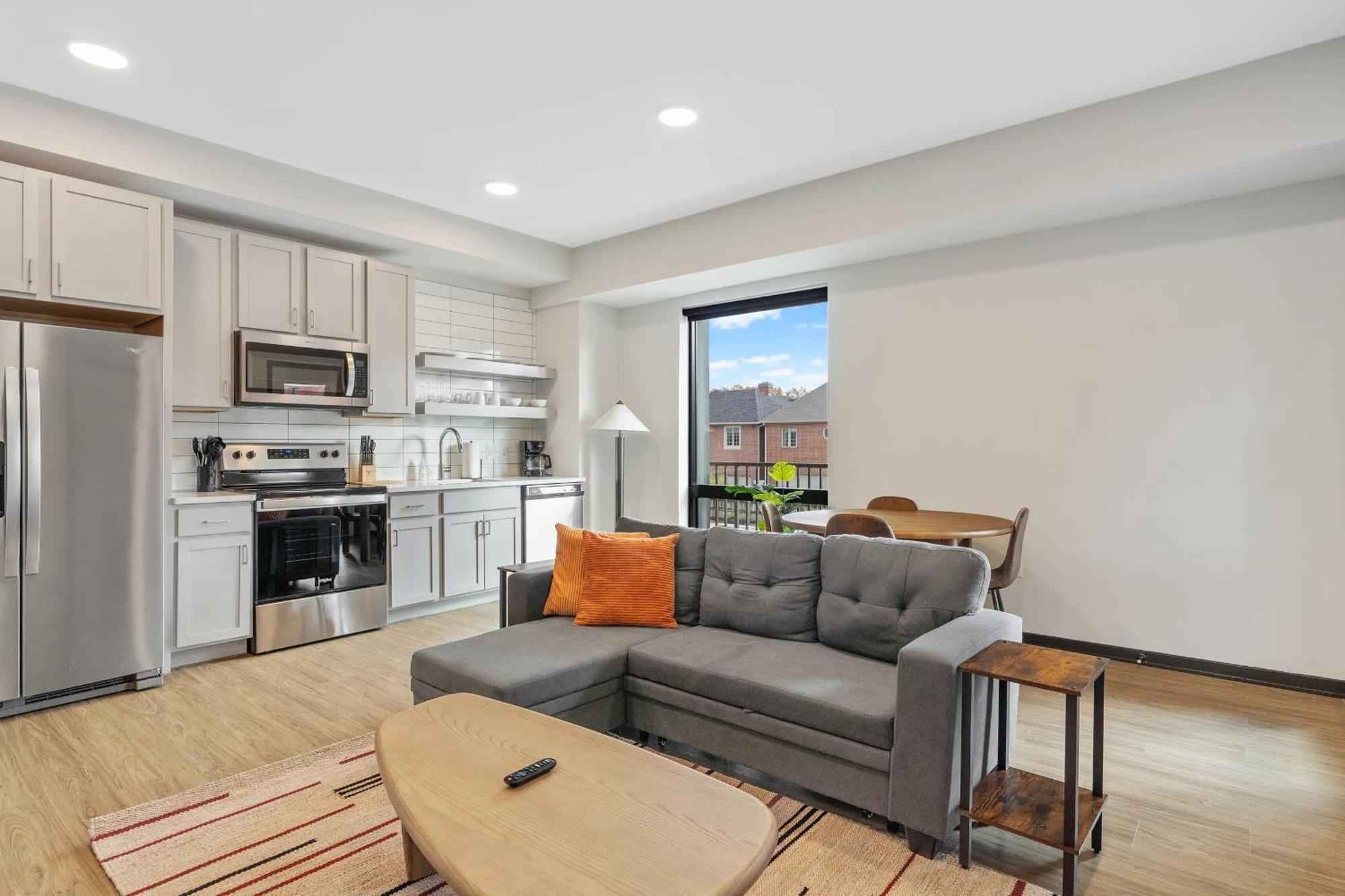 Cozysuites Mass With Parking Lounge & Roof Deck #32 *